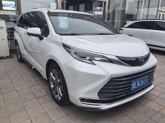 Toyota Sienna 2.5L Hybrid Premium Edition - ფოტო 3