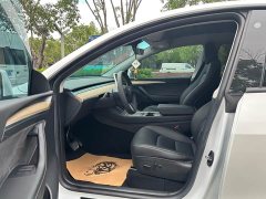 Tesla Model Y Rear-Wheel Drive - photo 4