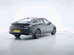 Hyundai Elantra 1.5L CVT Luxury - ფოტო 4