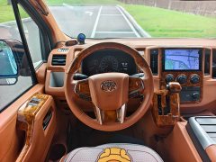 Toyota HIACE 3.5L Automatic 7-Seater - ფოტო 13