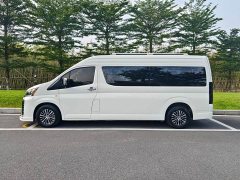 Toyota HIACE 3.5L Automatic 7-Seater - ფოტო 3