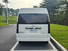 Toyota HIACE 3.5L Automatic 7-Seater - ფოტო 5