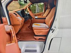 Toyota HIACE 3.5L Automatic 7-Seater - ფოტო 8