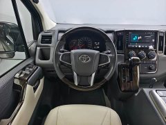 Toyota HIACE 3.5L Automatic 7-Seater - ფოტო 14