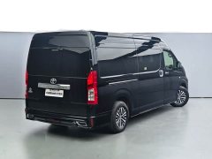 Toyota HIACE 3.5L Automatic 7-Seater - ფოტო 4