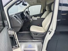 Toyota HIACE 3.5L Automatic 7-Seater - ფოტო 9
