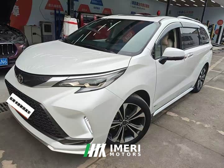 Toyota Grevias 2.5L Hybrid Prestige ULTRA Edition - car from China