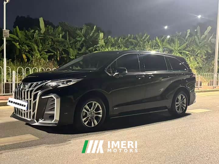 Toyota Sienna 2.5L Hybrid Comfort Edition - автомобиль из Китая