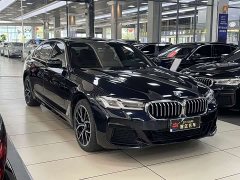 BMW 5 Series Facelift 530Li Luxury M Sport Package - фото 3