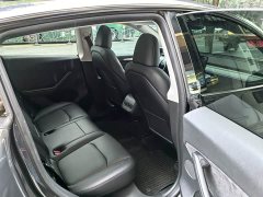 Tesla Model Y Rear-Wheel Drive - ფოტო 18
