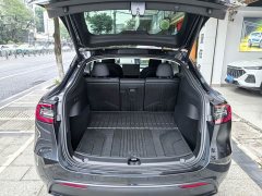 Tesla Model Y Rear-Wheel Drive - ფოტო 9