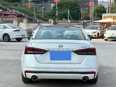 Nissan Teana 2.0L XL-TLS Comfort Edition - photo 4