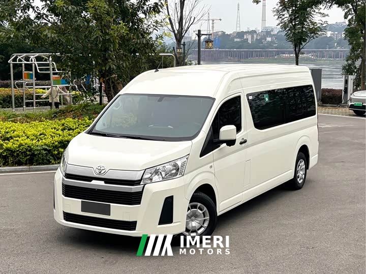 Toyota HIACE 3.5L 13 Seats