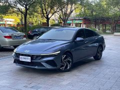 Hyundai Elantra 1.5L CVT Luxury - ფოტო 1