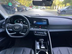 Hyundai Elantra 1.5L CVT Luxury - ფოტო 10