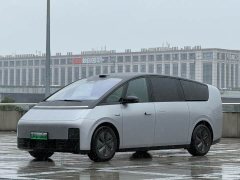 Li Auto MEGA Home Family Edition - ფოტო 1