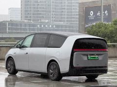 Li Auto MEGA Home Family Edition - ფოტო 4