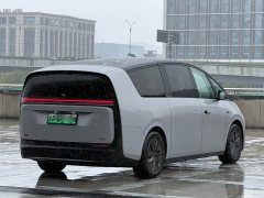 Li Auto MEGA Home Family Edition - ფოტო 6