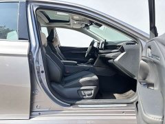 Toyota Camry Hybrid 2.0L HGVP Luxury - ფოტო 17