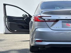 Toyota Camry Hybrid 2.0L HGVP Luxury - ფოტო 9