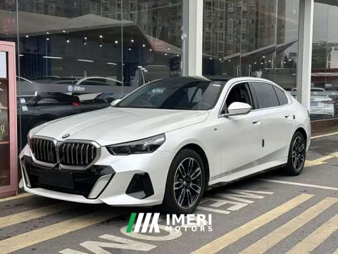 2025 BMW 5 Series 530Li Premier M Sport Package