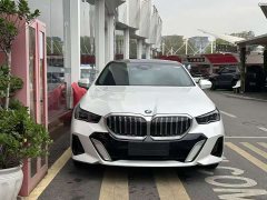 BMW 5 Series 530Li Premier M Sport Package - ფოტო 2