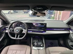 BMW 5 Series 530Li Premier M Sport Package - ფოტო 8