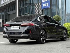 BMW 5 Series 530Li Premier M Sport Package - ფოტო 3