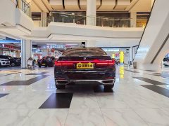 BMW 7 Series 740Li Premier Luxury Package - фото 7