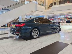 BMW 7 Series 740Li Premier Luxury Package - фото 8