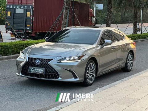 2021 Lexus ES 300h Premium Edition - автомобиль из Китая