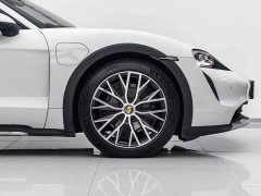 Porsche Taycan 4 Cross Turismo - photo 9