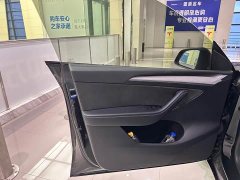 Tesla Model Y Rear-Wheel Drive - ფოტო 4
