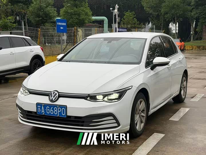 Volkswagen Golf 200TSI DSG
