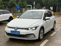 Volkswagen Golf 200TSI DSG - ფოტო 1