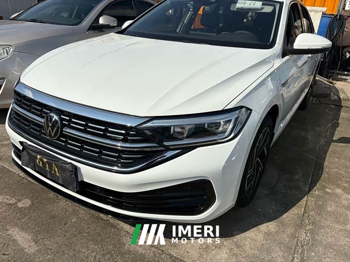 Volkswagen Sagitar 300TSI DSG Excellence Edition