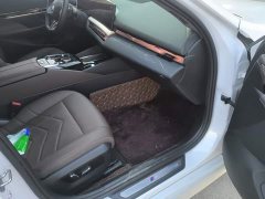 BMW 5 Series 530Li xDrive M Sport Package - ფოტო 8