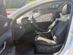 Hyundai Elantra 1.5L CVT Luxury - ფოტო 10