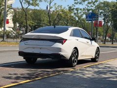 Hyundai Elantra 1.5L CVT Luxury - ფოტო 4
