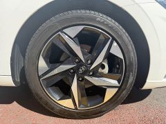 Hyundai Elantra 1.5L CVT Luxury - ფოტო 9