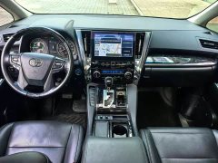 Toyota Vellfire Crown Hybrid 2.5L HV Luxury Edition - ფოტო 3