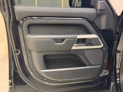 Land Rover Defender 110 3.0T P400 Dark Edition - ფოტო 18