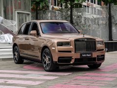 Rolls-Royce Cullinan Black Badge - ფოტო 3
