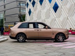 Rolls-Royce Cullinan Black Badge - ფოტო 4
