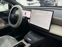 Volvo XC70 Plug-in Hybrid AWD Extended Range Plus - ფოტო 10