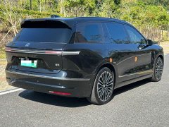 NIO ES8 Six-Seat Executive Signature Edition - ფოტო 9