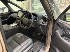 Toyota Alphard Hybrid 2.5L Premium Gold Edition - ფოტო 3