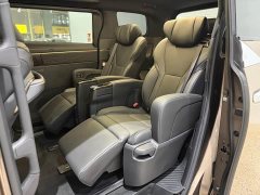 Toyota Alphard Hybrid 2.5L Premium Gold Edition - ფოტო 6