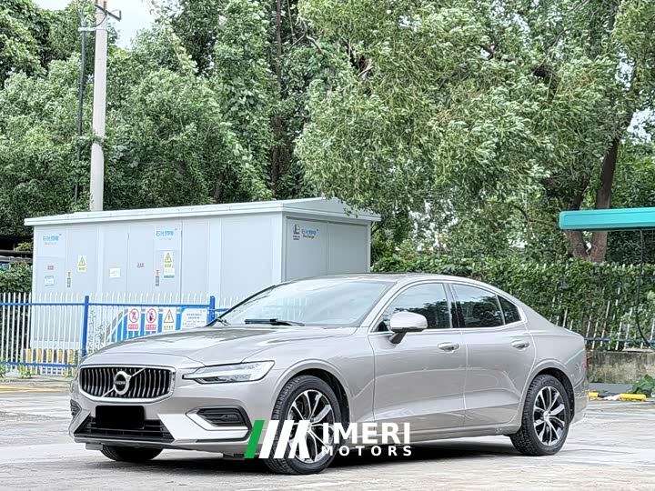 Volvo S60 B4 Smart Luxury Edition