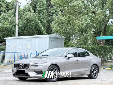 2021 Volvo S60 B4 Smart Luxury Edition - автомобиль из Китая